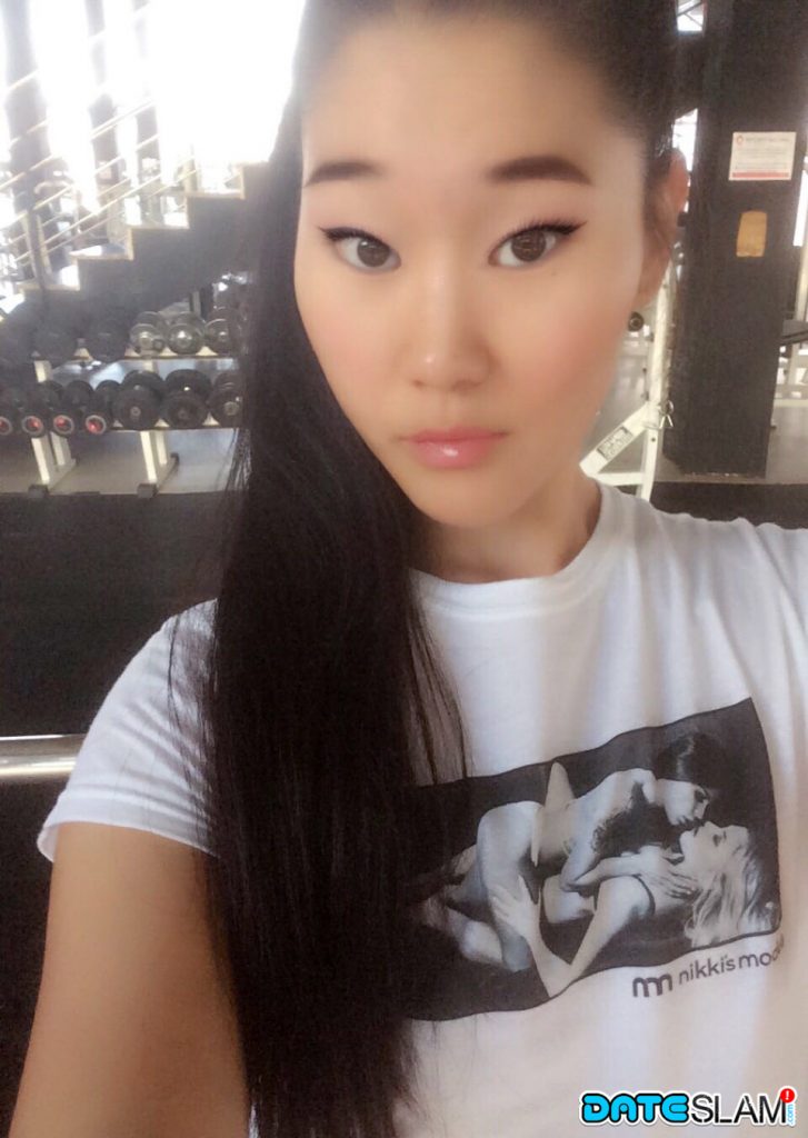 Hot Asian teen Katana takes a selfie to flaunt her pretty face & hot body