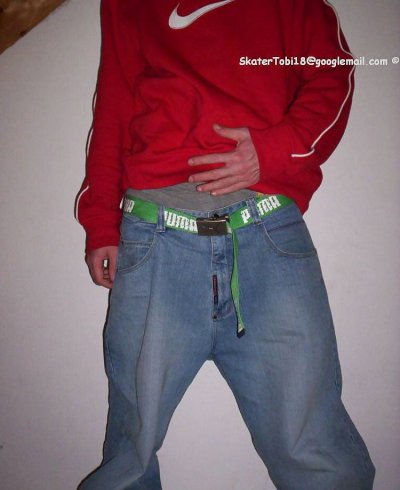 Mein Freund Benny mit Geiler Baggy und Sneakers Boy Skater - image content by x_earth_solar505