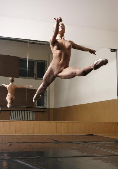 Nude ballet dancer - image content by xshymaster