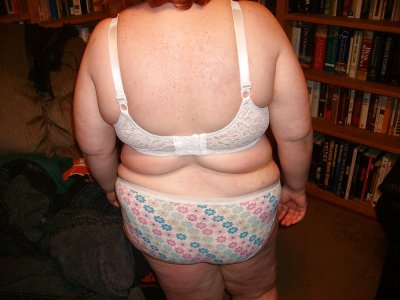 WHO THINKS THEY KNOWS ME? SEND A PM FOR YOUR SURPRISE. - image content by comet89