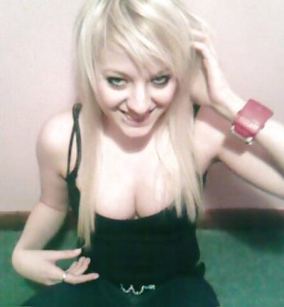 Cute blonde teen (non porn) - image content by frostheavy