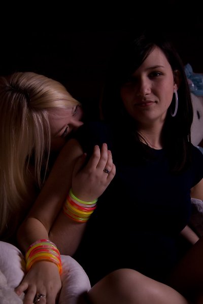 Kirsten and friend - image content by happyxnexus