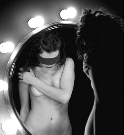 Pour elle 38 - image content by pulsehot